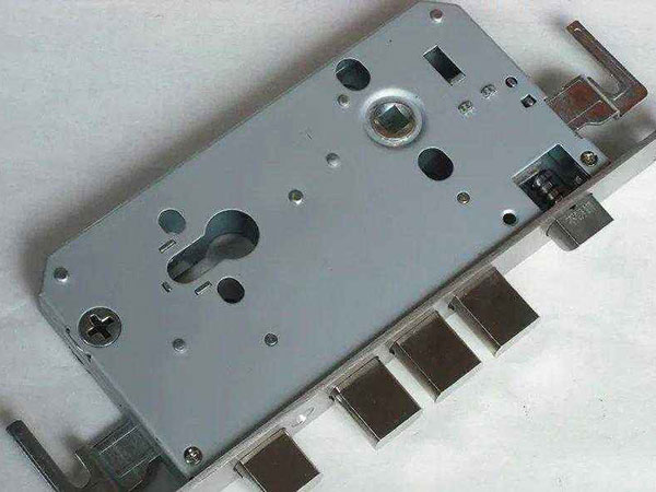 覃塘24小时上门开锁公司